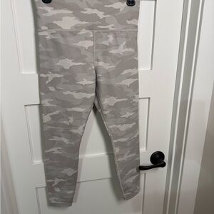 Athleta Camo Leggings - Cream and Light Gray